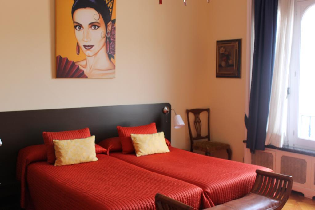 Casa Con Estilo Balmes B&B บาร์เซโลนา ห้อง รูปภาพ